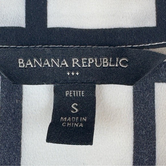 Banana Republic Windowpane Print Blouse - Size Small - EUC - Picture 6 of 9